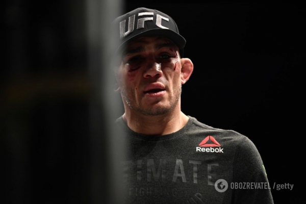 
Гэтжи сенсационно нокаутировал Фергюсона на UFC 249
 