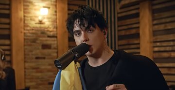 Сказала "да": Melovin сделал предложение, фанаты впервые узнали о таинственной избраннице Сказала "да": Melovin сделал предложение, фанаты впервые узнали о таинственной избраннице