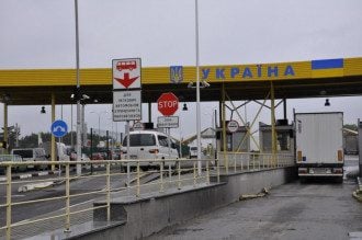 Украина решила полностью "перекрыть" границы из-за гибридного удара России по Польше
Украина решила полностью "перекрыть" границы из-за гибридного удара России по Польше