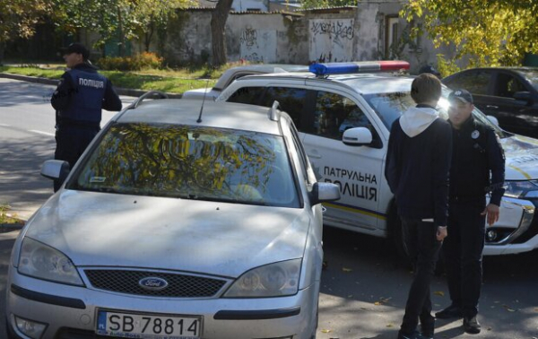 В Украине полиция забирает права у водителей "евроблях", штраф 8500 - идет "бонусом" В Украине полиция забирает права у водителей "евроблях", штраф 8500 - идет "бонусом"