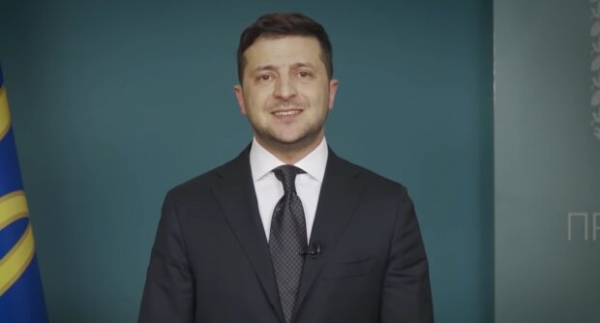 Зеленский пообещал крымским татарам квартиры и два праздника в Украине Зеленский пообещал крымским татарам квартиры и два праздника в Украине