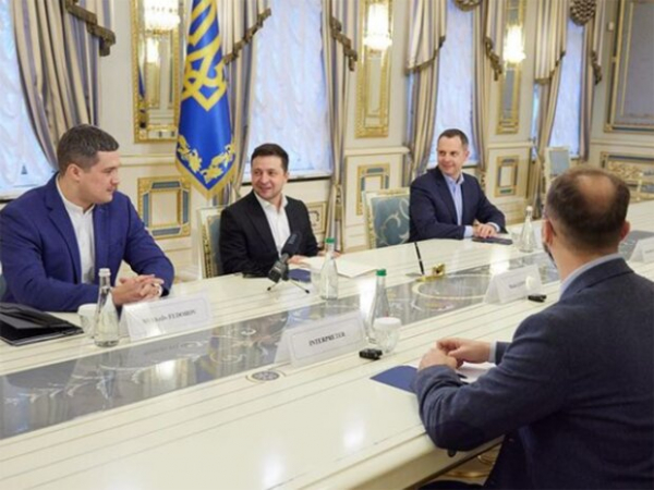 Владимир Зеленский посчитает украинцев вместе с Apple: "Станет второй страной в мире" Владимир Зеленский посчитает украинцев вместе с Apple: "Станет второй страной в мире"