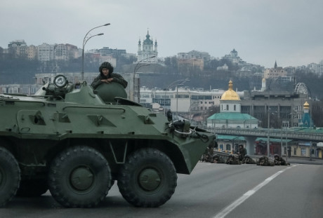 Жителей многоэтажек просят срочно проверить крыши на наличие меток