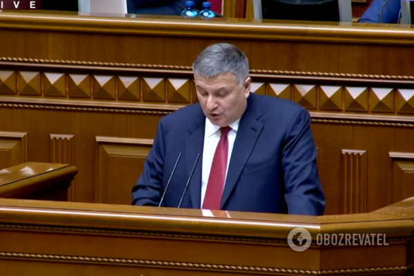 Аваков мощно выступил с трибуны Рады и отчитался о резонансных ЧП
Аваков мощно выступил с трибуны Рады и отчитался о резонансных ЧП