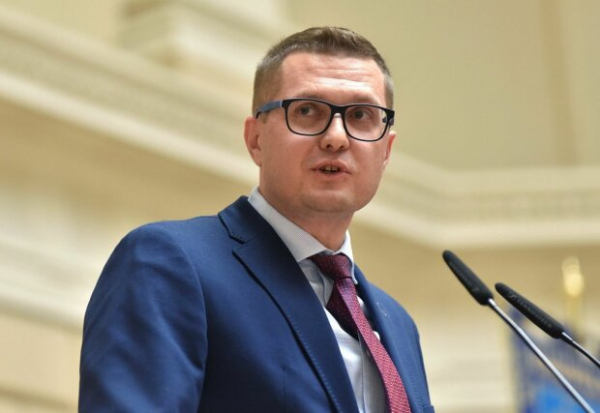 Бывший глава СБУ Иван Баканов нашел себе прибыльный бизнес: удостоверение защитит от наездов Бывший глава СБУ Иван Баканов нашел себе прибыльный бизнес: удостоверение защитит от наездов