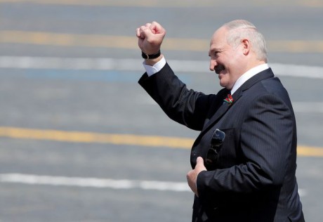 Лукашенко на тайной инаугурации вступил в должность президента Беларуси Лукашенко на тайной инаугурации вступил в должность президента Беларуси