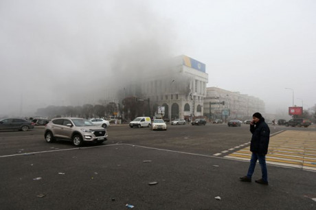 Журналистам и блоггерам Узбекистана запретили освещать протесты в Казахстане