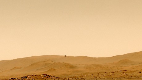 Вертолет NASA Ingenuity совершил пятый полет на Марсе и сделал цветные фото Вертолет NASA Ingenuity совершил пятый полет на Марсе и сделал цветные фото