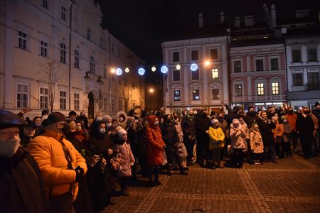В центре Львова хор исполнил колядки на оригинальных языках разных стран мира