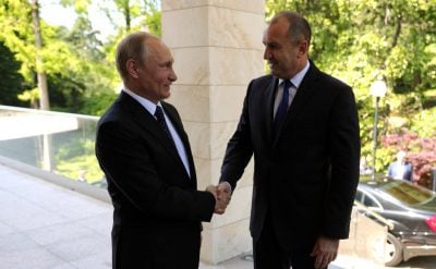 У Зеленского назвали страны, которые помогают РФ убивать украинцев
У Зеленского назвали страны, которые помогают РФ убивать украинцев