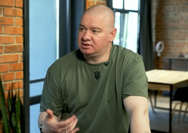 Худой, высокий и с волосами: украинцам показали Евгения Кошевого из "Квартал 95" до популярности Худой, высокий и с волосами: украинцам показали Евгения Кошевого из "Квартал 95" до популярности