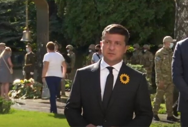 Зеленский расковырял рану "Иловайского котла", накормив украинцев новыми обещаниями: "Мы не можем..." Зеленский расковырял рану "Иловайского котла", накормив украинцев новыми обещаниями: "Мы не можем..."