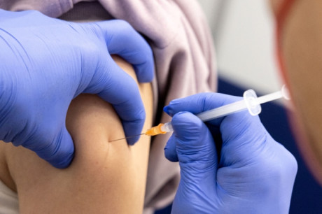 В Австрии вступил в силу закон об обязательной вакцинации от коронавируса