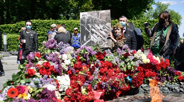 75 лет Победе. Как прошёл праздник на Украине, в России и Белоруссии 75 лет Победе. Как прошёл праздник на Украине, в России и Белоруссии