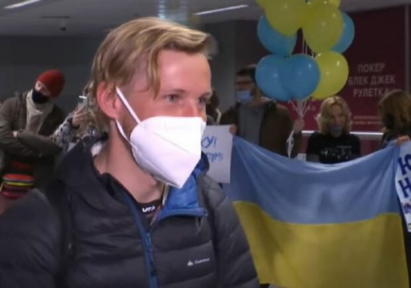 Гречка с чесноком на завтрак и ночевка у заробитчан: 32-летний украинец на велосипеде доехал до океана, вдохновив тысячи людей
