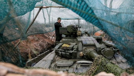 Оккупанты четыре раза нарушили "тишину", ранен украинский защитник Оккупанты четыре раза нарушили "тишину", ранен украинский защитник