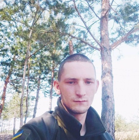 В зоне боевых действий погиб боец из Винницкой области Александр Карпик В зоне боевых действий погиб боец из Винницкой области Александр Карпик
