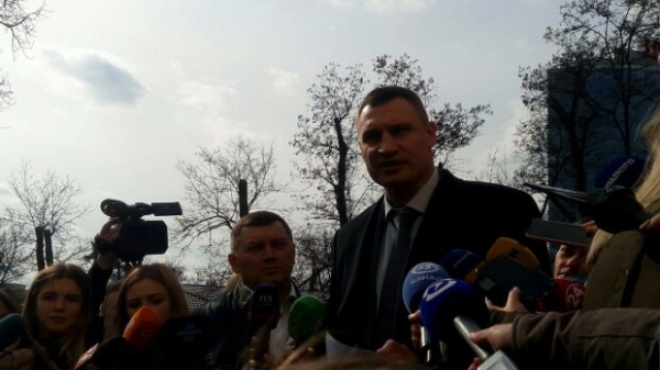 Кличко сообщил об увеличении больных: киевляне же сидят без горячей воды и зарплат Кличко сообщил об увеличении больных: киевляне же сидят без горячей воды и зарплат