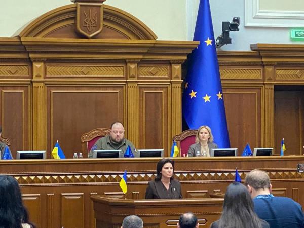 Парламент "обезглавил" Офис генпрокурора: Венедиктову отправили в отставку
Парламент "обезглавил" Офис генпрокурора: Венедиктову отправили в отставку