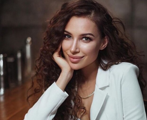 Кристина из "Холостяка" вновь подружилась с Алиной Ляшук: "За наши отношения переживали больше, чем за свои" Кристина из "Холостяка" вновь подружилась с Алиной Ляшук: "За наши отношения переживали больше, чем за свои"