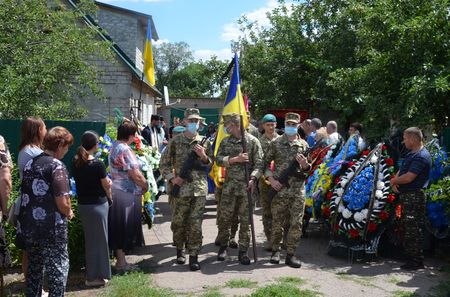 На Днепропетровщине попрощались с морским пехотинцем Ярославом Журавлем