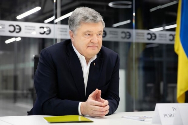 Порошенко вновь мерещатся предатели: "Должны быть за решеткой" Порошенко вновь мерещатся предатели: "Должны быть за решеткой"