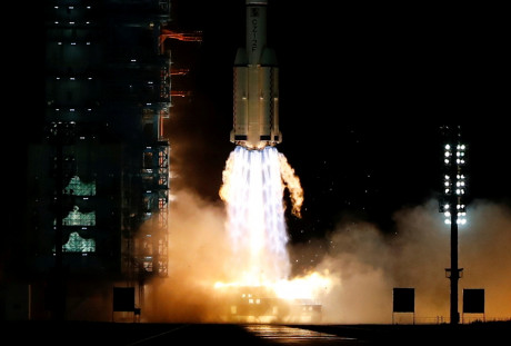 Китайский корабль "Шэньчжоу-13" успешно состыковался с базовым модулем национальной космической станции Китайский корабль "Шэньчжоу-13" успешно состыковался с базовым модулем национальной космической станции
