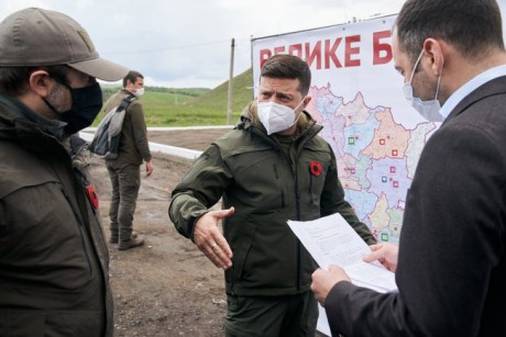 Дорога Северодонецк - Станица Луганская является одной из приоритетных для Украины, - Зеленский Дорога Северодонецк - Станица Луганская является одной из приоритетных для Украины, - Зеленский