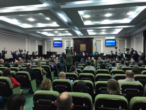 СМИ: Скандал в Киевской области - 7 депутатов «Слуги народа» сорвали заседание облсовета СМИ: Скандал в Киевской области - 7 депутатов «Слуги народа» сорвали заседание облсовета