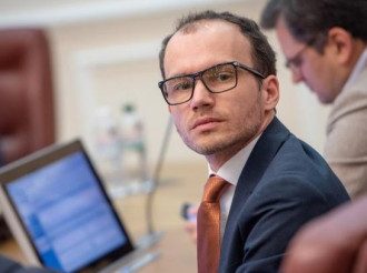 Минюст призвал украинцев высказаться по поводу судьбы судей КСУ
Минюст призвал украинцев высказаться по поводу судьбы судей КСУ