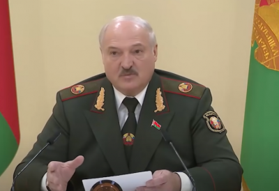 Лукашенко меняет риторику: у Зеленского оценили угрозу нападения Беларуси
