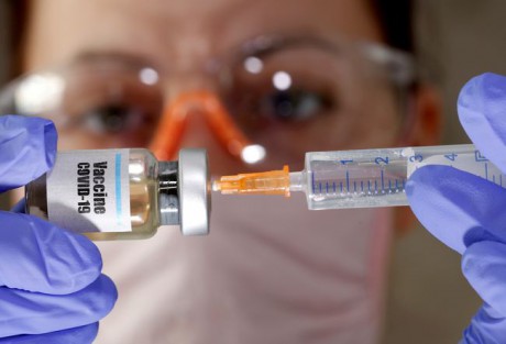 В Финляндии сообщили о первой побочной реакции на COVID-вакцину