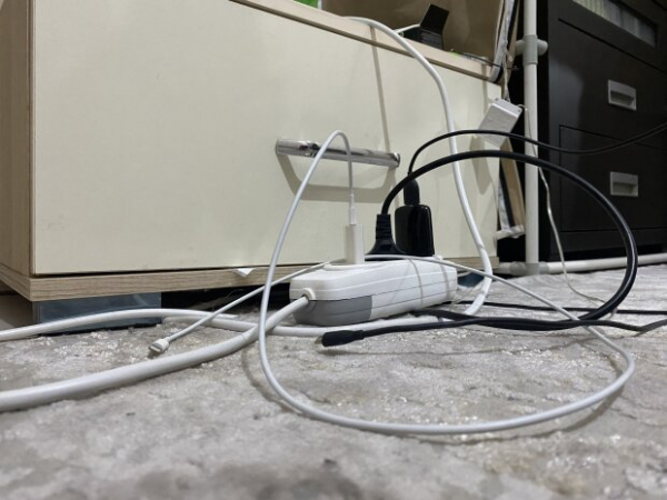 Провод здесь не играет роли: как правильно заряжать смартфон, чтобы не глючил Провод здесь не играет роли: как правильно заряжать смартфон, чтобы не глючил