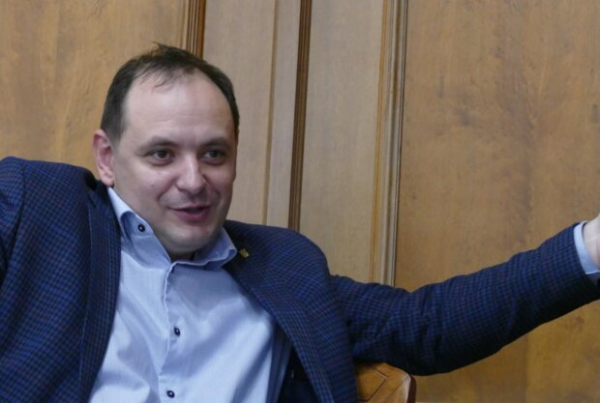 Беременные требуют у мэра Ивано-Франковска обещанных 100 000 грн после вакцинации: тот заявил, что пошутил Беременные требуют у мэра Ивано-Франковска обещанных 100 000 грн после вакцинации: тот заявил, что пошутил