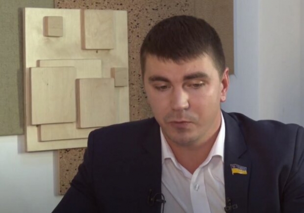 В Киеве неизвестные жестко избили нардепа от "Слуги народа", копы ввели план "Перехват": подробности В Киеве неизвестные жестко избили нардепа от "Слуги народа", копы ввели план "Перехват": подробности