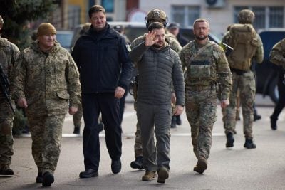 Зеленский прибыл в освобожденный Херсон
Зеленский прибыл в освобожденный Херсон