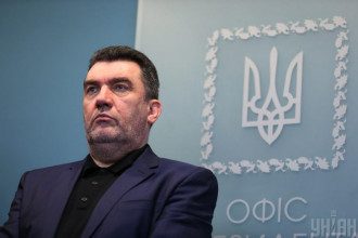 Данилов заявил, что остановить войну на Донбассе может только Путин

                        