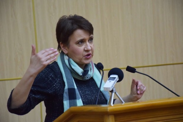 Оксана Забужко забрала у украинцев 17 минут жизни на важное: "Щоб ніяке ст*рво не посміло брехати" Оксана Забужко забрала у украинцев 17 минут жизни на важное: "Щоб ніяке ст*рво не посміло брехати"