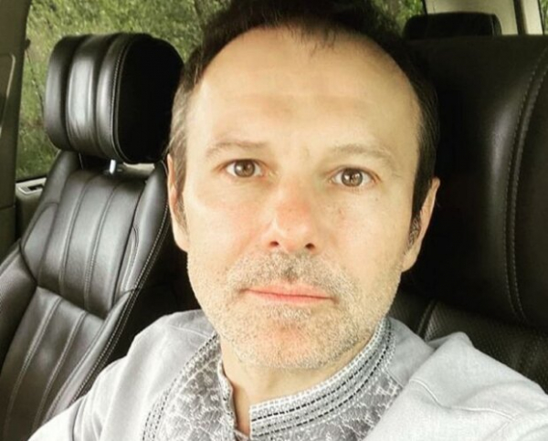 Рассекречена новая любимая Святослава Вакарчука: родила сына "под боком" у жены Рассекречена новая любимая Святослава Вакарчука: родила сына "под боком" у жены