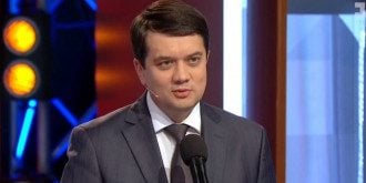 Разумков создает новое объединение в Верховной Раде: СМИ сообщили, кто туда войдет
Разумков создает новое объединение в Верховной Раде: СМИ сообщили, кто туда войдет