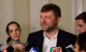 Стало известно, почему в Верховной Раде не поддерживают решение Зеленского по КСУ
Стало известно, почему в Верховной Раде не поддерживают решение Зеленского по КСУ