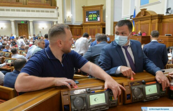10 млн из госбюджета пойдет на ступеньки и евро-бензин для Верховной Рады