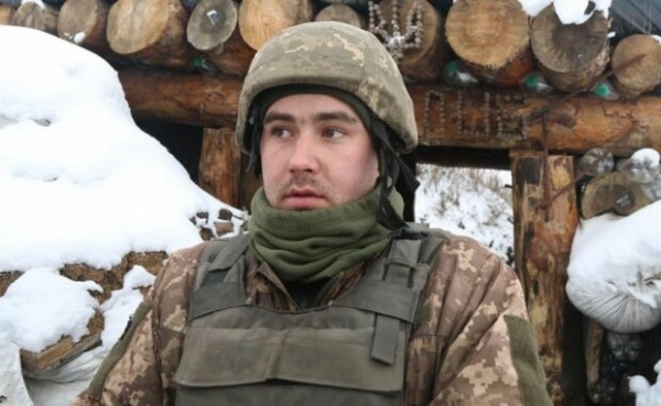 Молодой отец уже 5 лет на передовой и в отставку не собирается: "Честь служить с героями" Молодой отец уже 5 лет на передовой и в отставку не собирается: "Честь служить с героями"