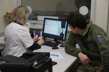 Вместо "ограниченно пригодный": новые правила медосмотра для военных Вместо "ограниченно пригодный": новые правила медосмотра для военных