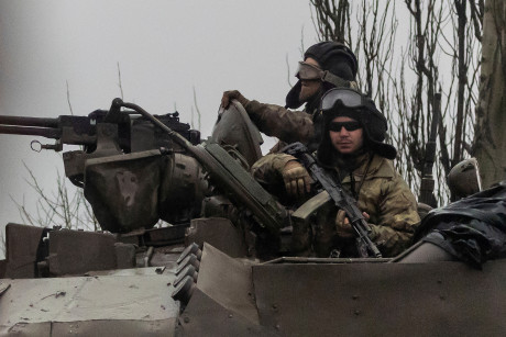 Под Николаевом вражеские войска терпят поражение и отступают, - Ким Под Николаевом вражеские войска терпят поражение и отступают, - Ким