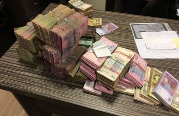 Торговал гуманитарными автомобилями: руководитель фонда Игорь Панченко наживался на армии Торговал гуманитарными автомобилями: руководитель фонда Игорь Панченко наживался на армии