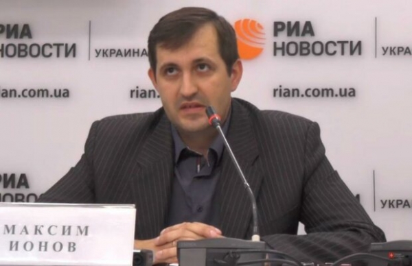 "Слуга народа" натравил Нацполицию на киевского чиновника Ионова за раскрытие "схем", - "Борьба с коррупцией – она такая" "Слуга народа" натравил Нацполицию на киевского чиновника Ионова за раскрытие "схем", - "Борьба с коррупцией – она такая"