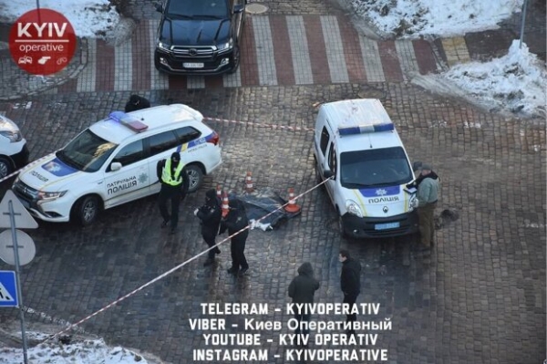 В Киеве водитель с кулака убил пешехода - его задержали, но оправдывают В Киеве водитель с кулака убил пешехода - его задержали, но оправдывают
