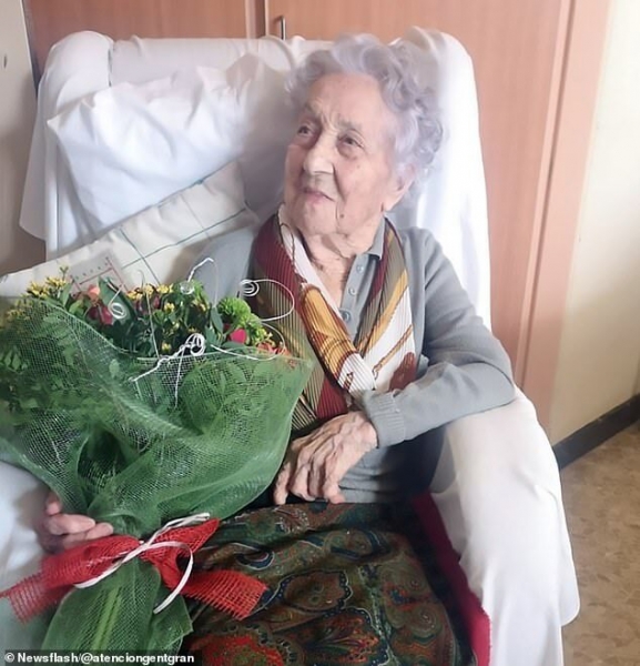 113-летняя женщина вылечилась от коронавируса
113-летняя женщина вылечилась от коронавируса