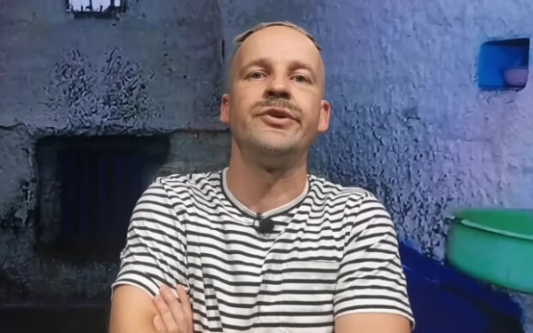 Пародист из "Квартал 95" Юрий Великий показал новую жизнь Гиркина в СИЗО: "Вечер в карцер"